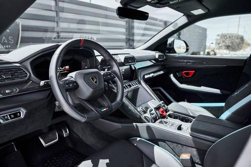 2024 Lamborghini Urus Performante