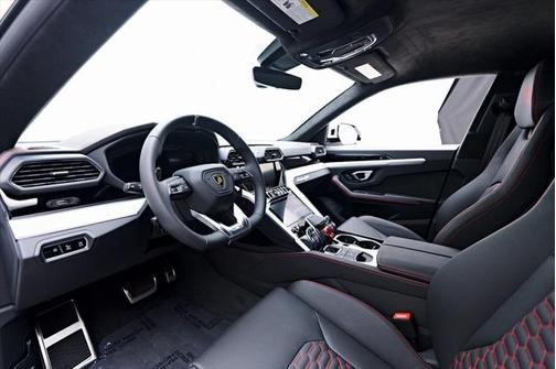 2024 Lamborghini Urus S