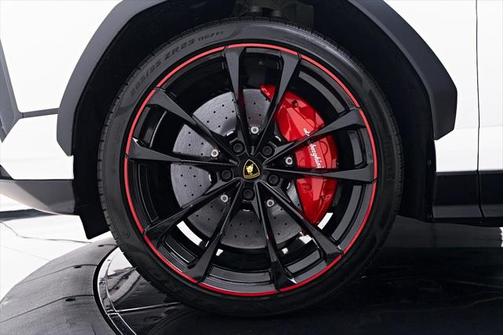 2024 Lamborghini Urus S