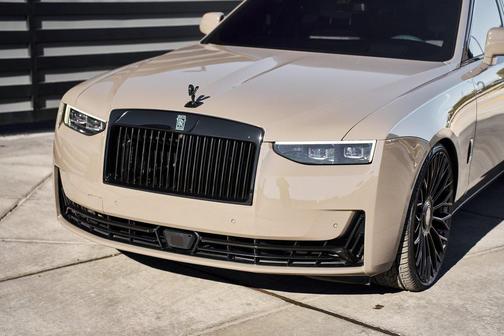 2025 Rolls-Royce Ghost 