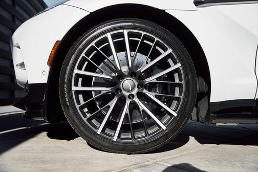 2025 Aston Martin DBX 707