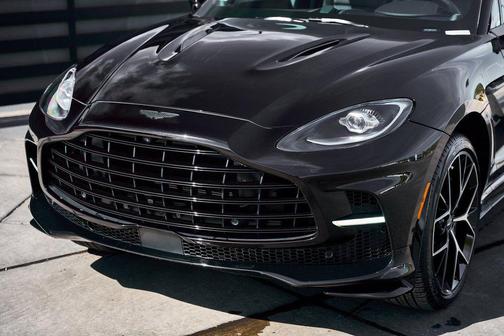 Onyx Black 2025 Aston Martin DBX 707
