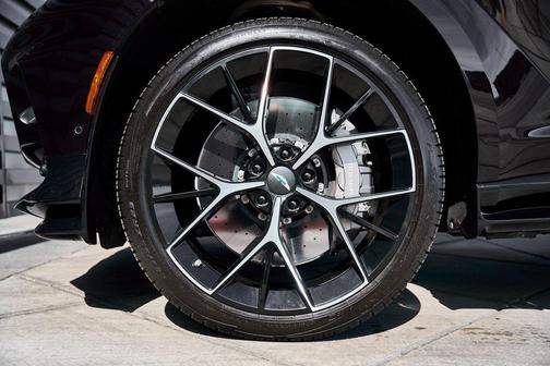 2025 Aston Martin DBX 707