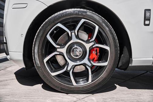 Tempest Gray 2024 Rolls-Royce Cullinan Black Badge