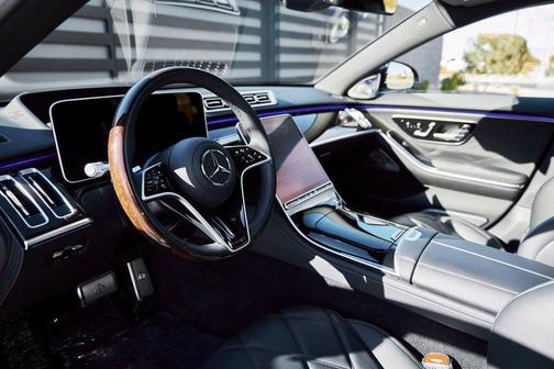 Black 2025 Mercedes-Benz Maybach S 580 4MATIC