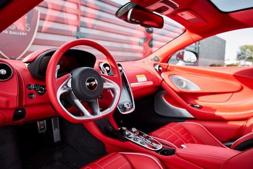 2025 McLaren GTS Performance