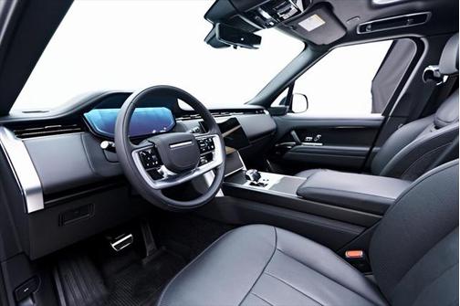 2024 Land Rover Range Rover P615 SV