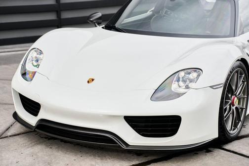2015 Porsche 918 Spyder Base w/Weissach Package