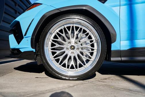 2024 Lamborghini Urus Performante