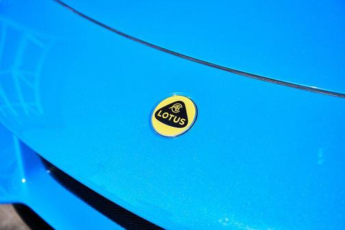 Seneca Blue 2025 Lotus Emira V6