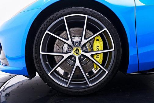 Seneca Blue 2025 Lotus Emira V6