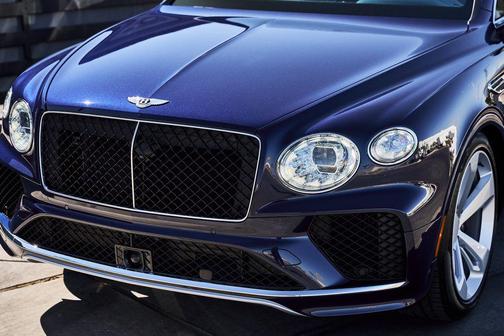 Peacock 2025 Bentley Bentayga