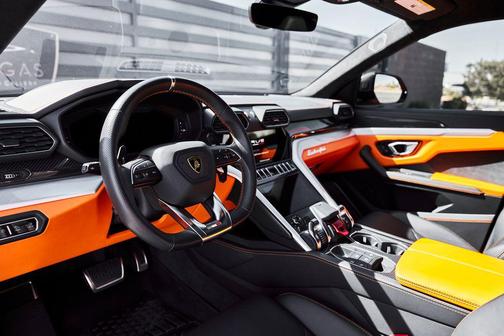2022 Lamborghini Urus