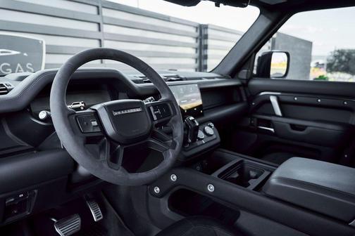 2023 Land Rover Defender 110 V8