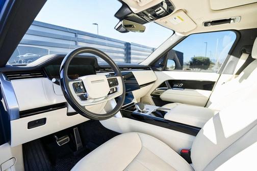 2025 Land Rover Range Rover P530 SE 7 Seat