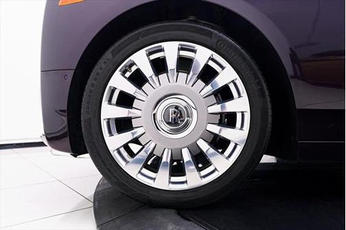 2019 Rolls-Royce Phantom Base
