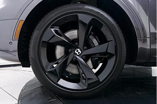 2023 Bentley Bentayga Azure