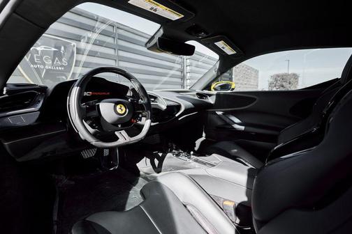 2022 Ferrari SF90 Stradale Base