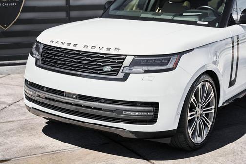 Fuji White 2024 Land Rover Range Rover P530 SE