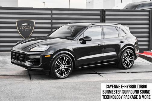 Chromite Black Metallic 2026 Porsche Cayenne Cayenne Turbo E-Hybrid