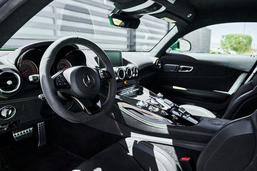 Van Paint - Unk 2018 Mercedes-Benz AMG GT R