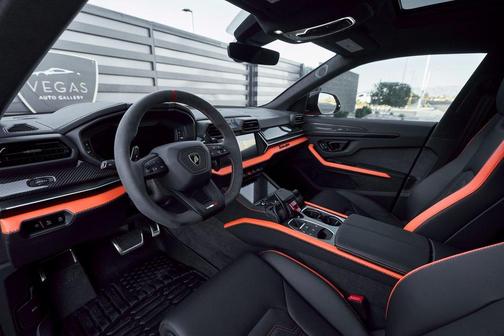 2025 Lamborghini Urus SE