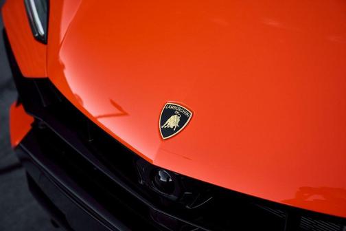 2025 Lamborghini Urus SE