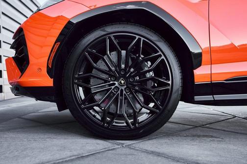 2025 Lamborghini Urus SE