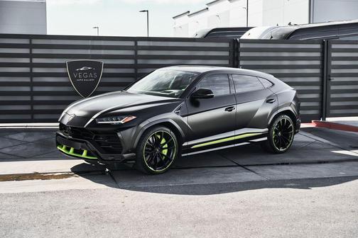 Nero Noctis Matt 2022 Lamborghini Urus Graphite Capsule