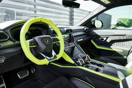 Nero Noctis Matt 2022 Lamborghini Urus Graphite Capsule