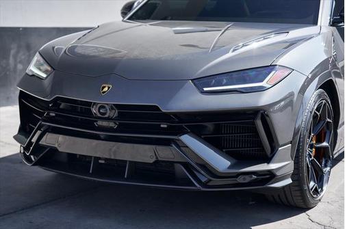 2024 Lamborghini Urus Performante