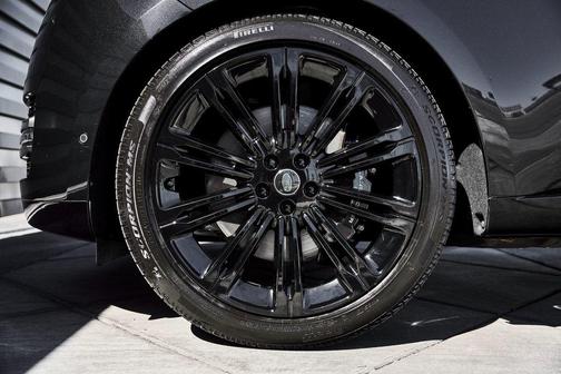 2025 Land Rover Range Rover P530 SE 7 Seat