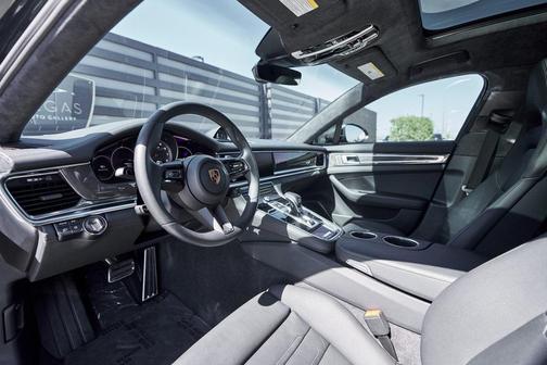 2022 Porsche Panamera Turbo S Executive