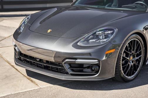 2022 Porsche Panamera Turbo S Executive