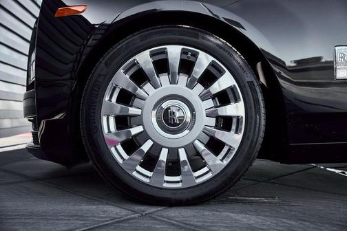 2024 Rolls-Royce Phantom 