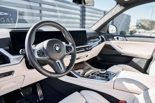 Marina Bay Blue Metallic 2024 BMW X7 M60i