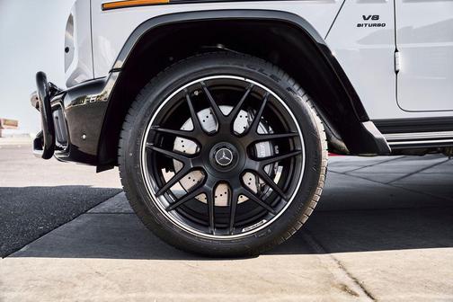 MANUFAKTUR Moonlight White Metallic 2026 Mercedes-Benz AMG G 63 G 63 AMG