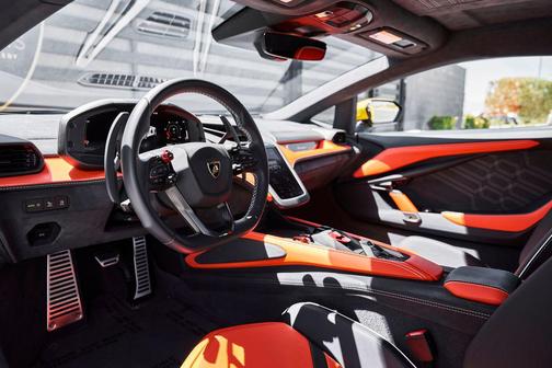 Giallo Auge 2025 Lamborghini Revuelto Base