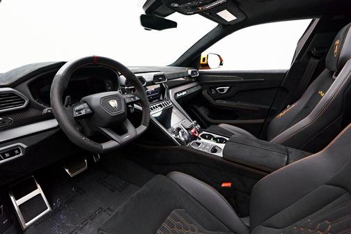 2023 Lamborghini Urus Performante