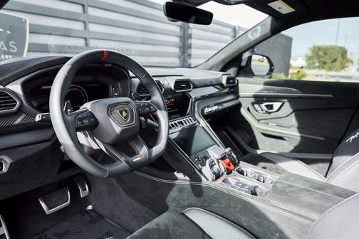 2024 Lamborghini Urus Performante