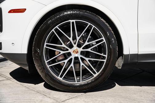 White 2025 Porsche Cayenne Cayenne