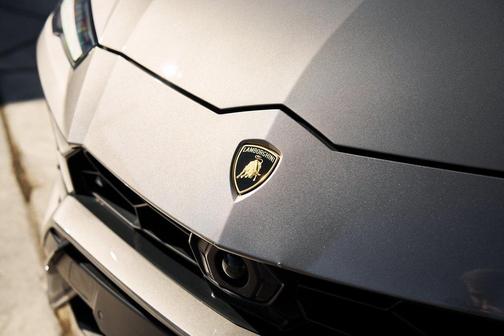 2022 Lamborghini Urus Graphite Capsule