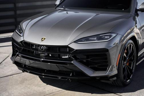 2025 Lamborghini Urus SE