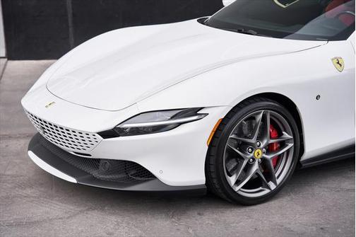 2023 Ferrari Roma Base