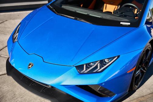 2020 Lamborghini Huracan EVO Base