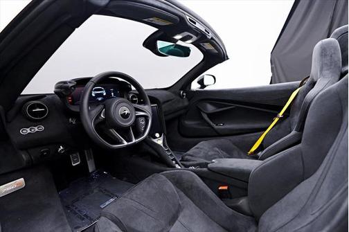 2025 McLaren 750S Spider