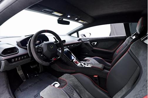 2024 Lamborghini Huracan Sterrato Base