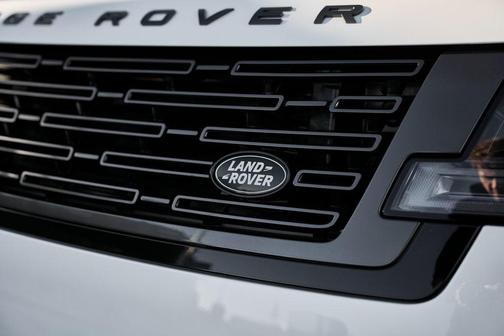 2025 Land Rover Range Rover P530 SE 7 Seat