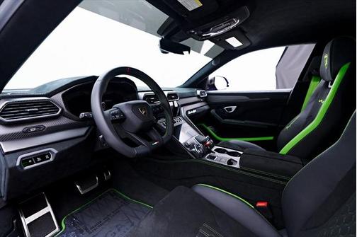 2024 Lamborghini Urus Performante