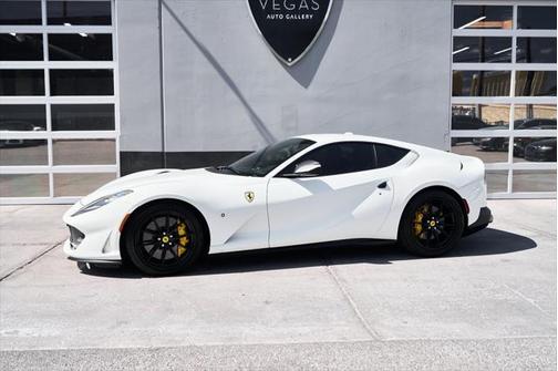 2018 Ferrari 812 Superfast Base
